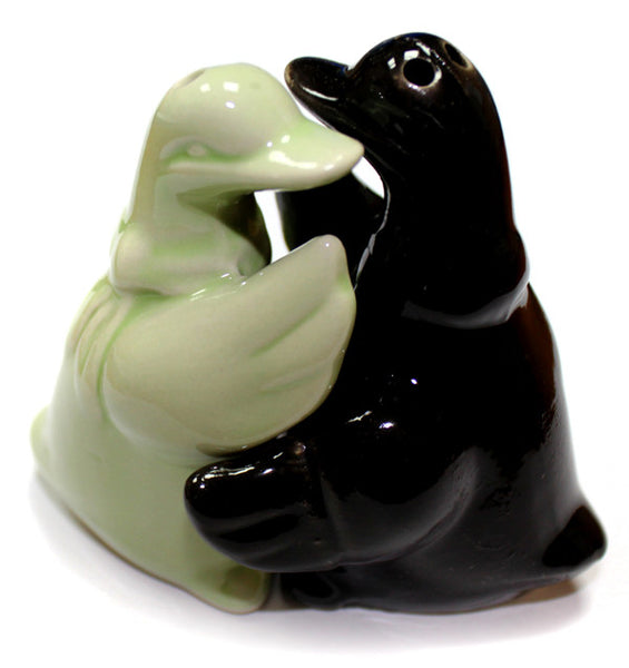 Salt & Pepper - Hugging Ducks Black & Green